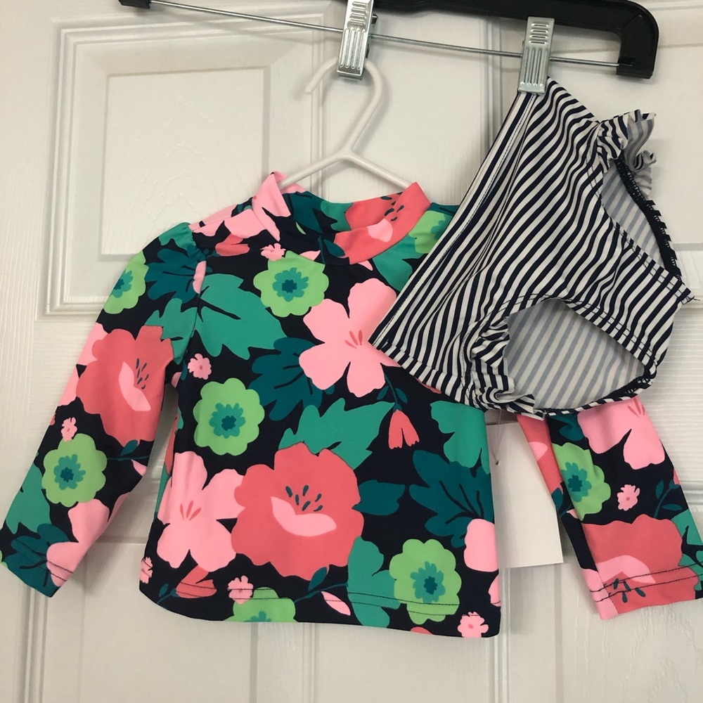 Carter’s 2pc Baby Girl’s Swimsuit, 6 mos Like New